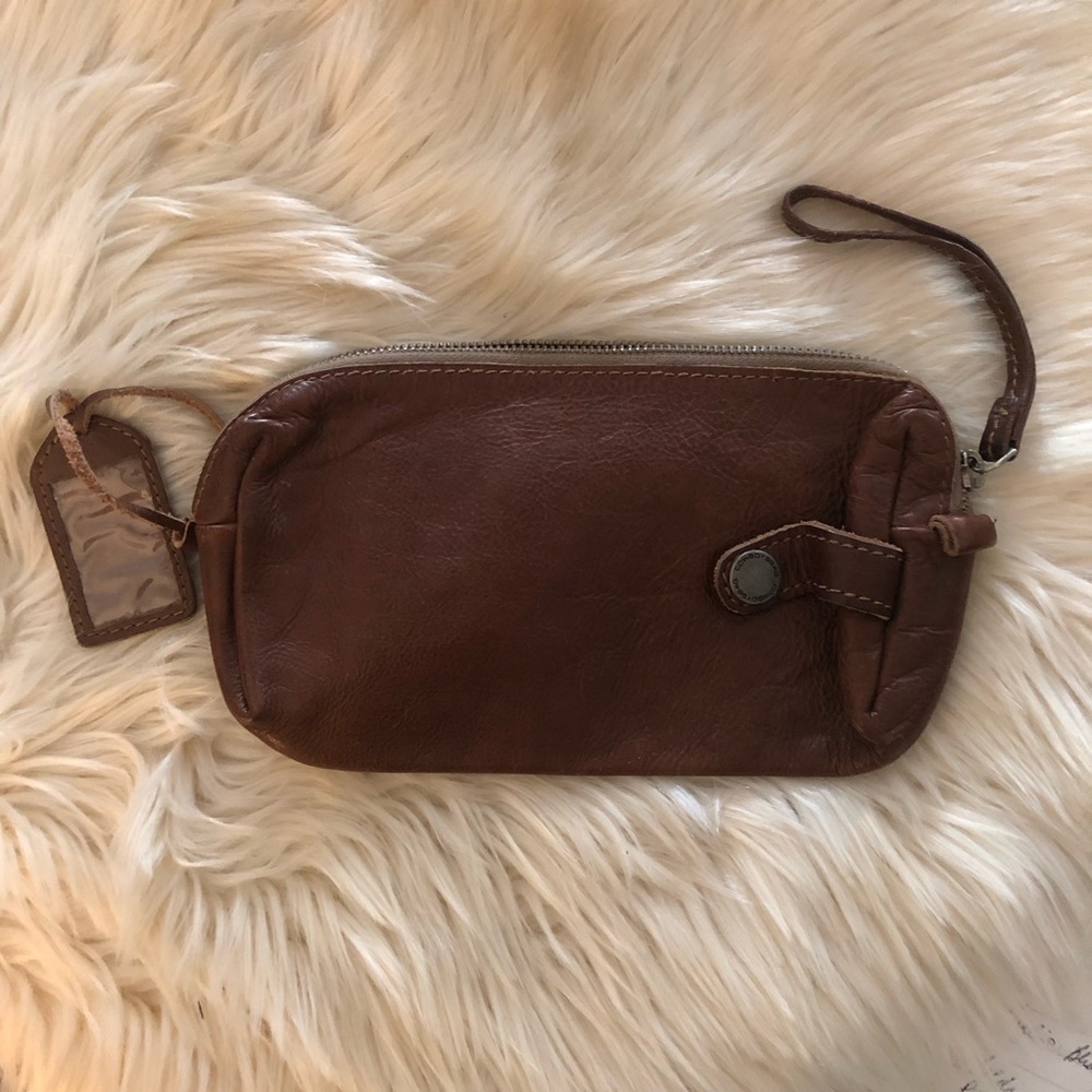 Cowboysbag brown leather wristlet pouch